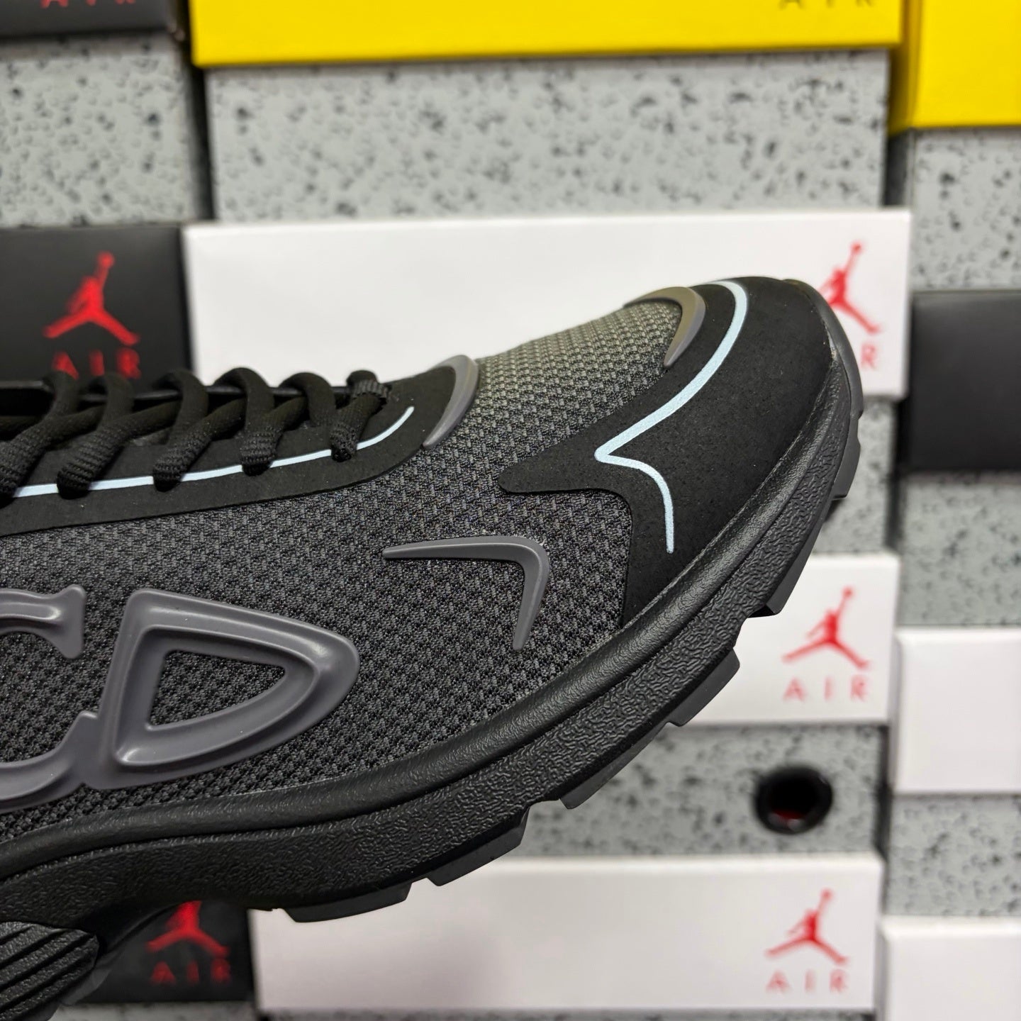B30 Countdown Tech Triple Black