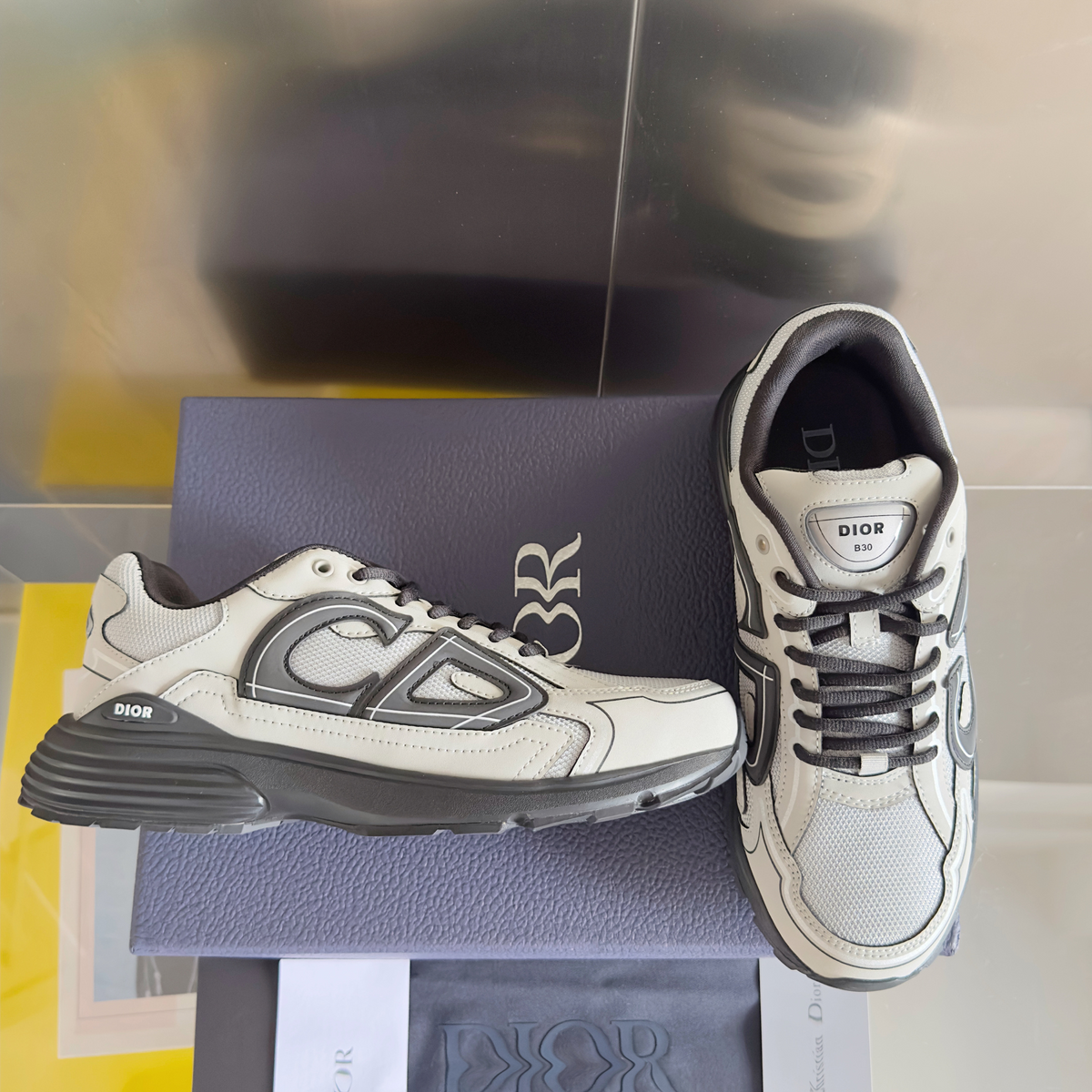 B30 Grey Black