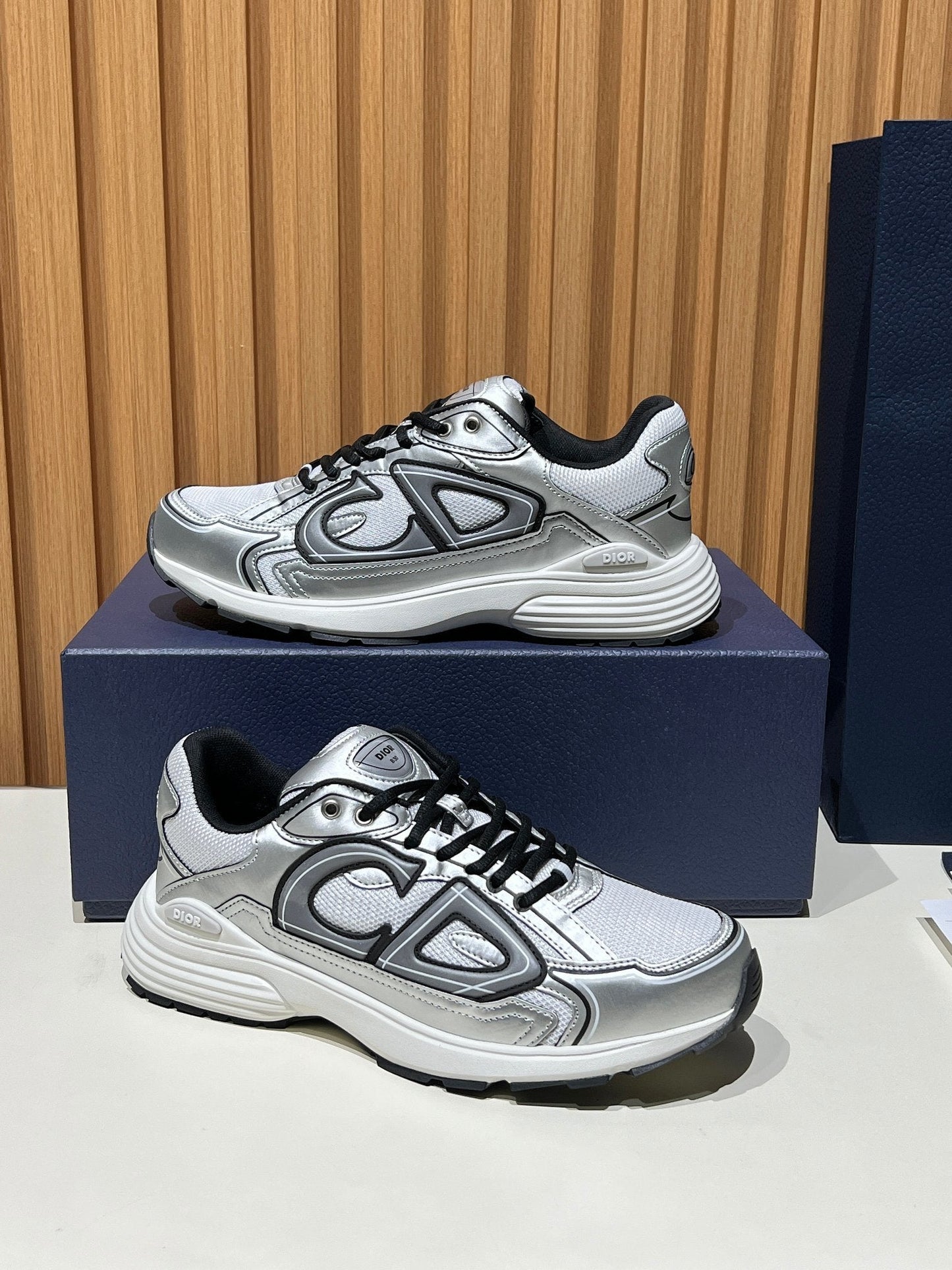 B30 Metallic Silver