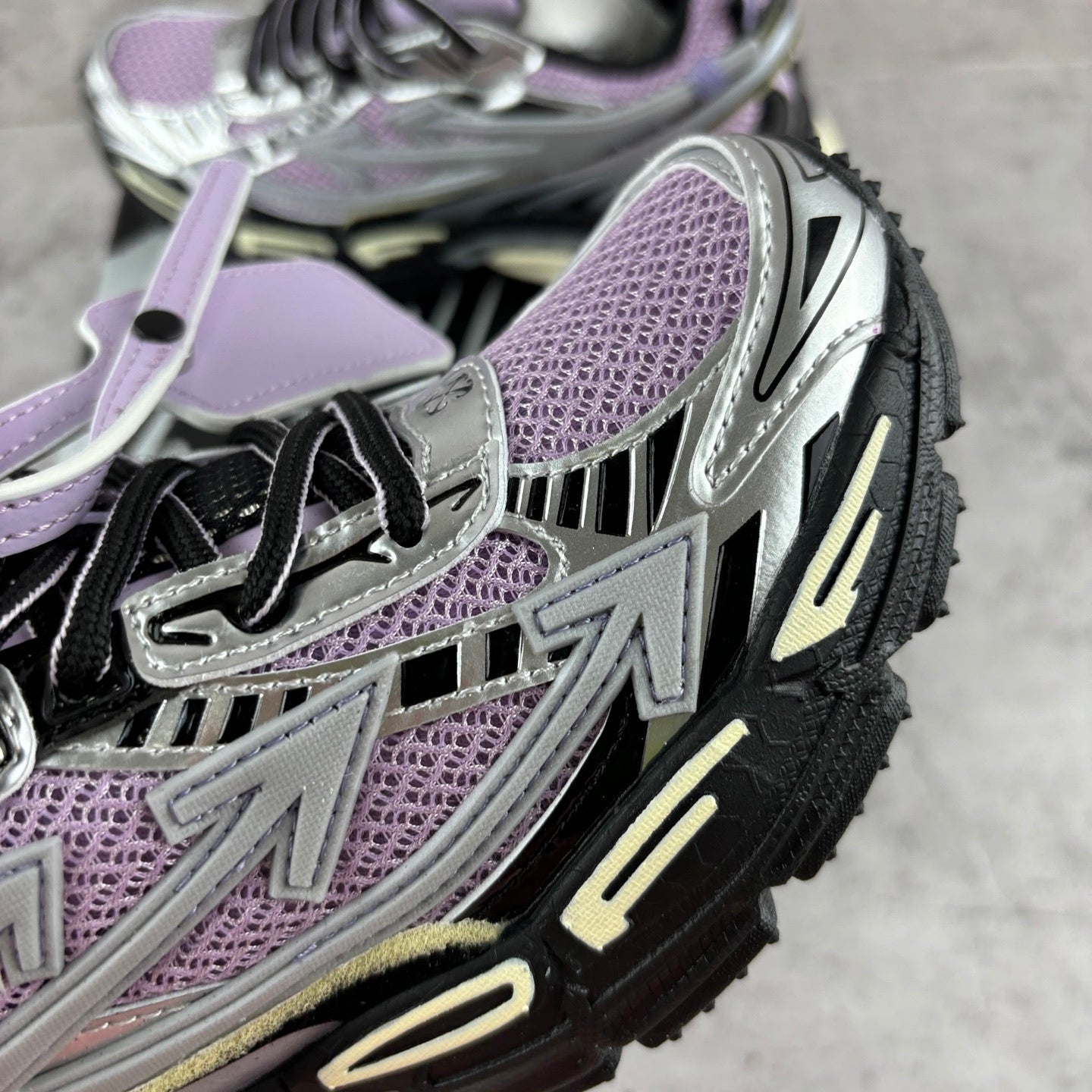 Off-White Be Right Back Grey Black Lilas